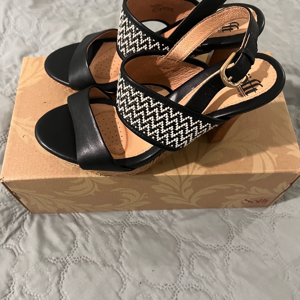 Black leather shoes. Size 7.5 - Picture 4 of 6